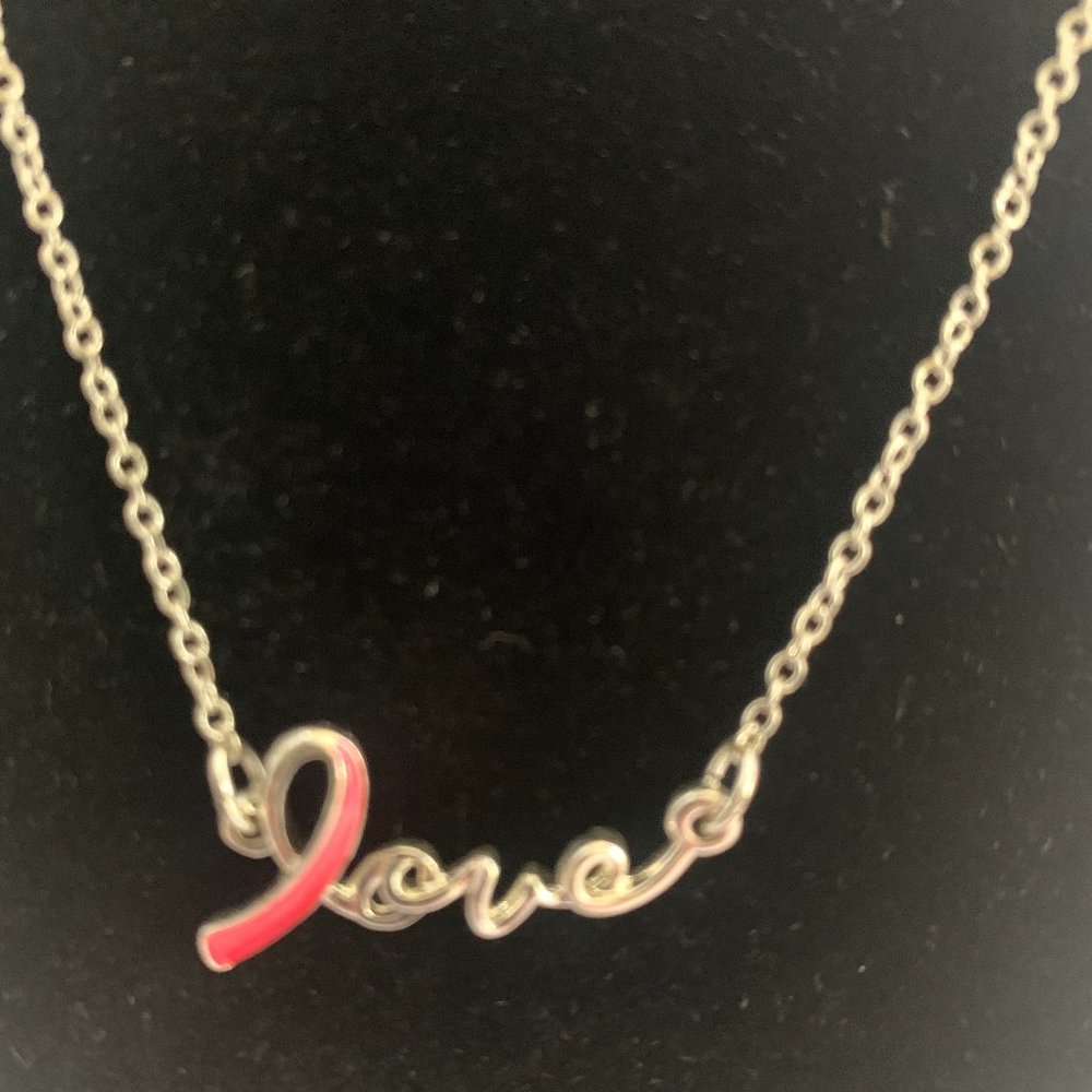 Avon Love breast cancer necklace. NIB‎